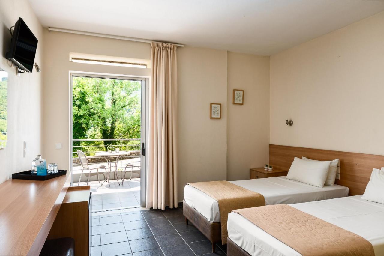 Gefiri Plakas Hotel, Tzoumerka מראה חיצוני תמונה