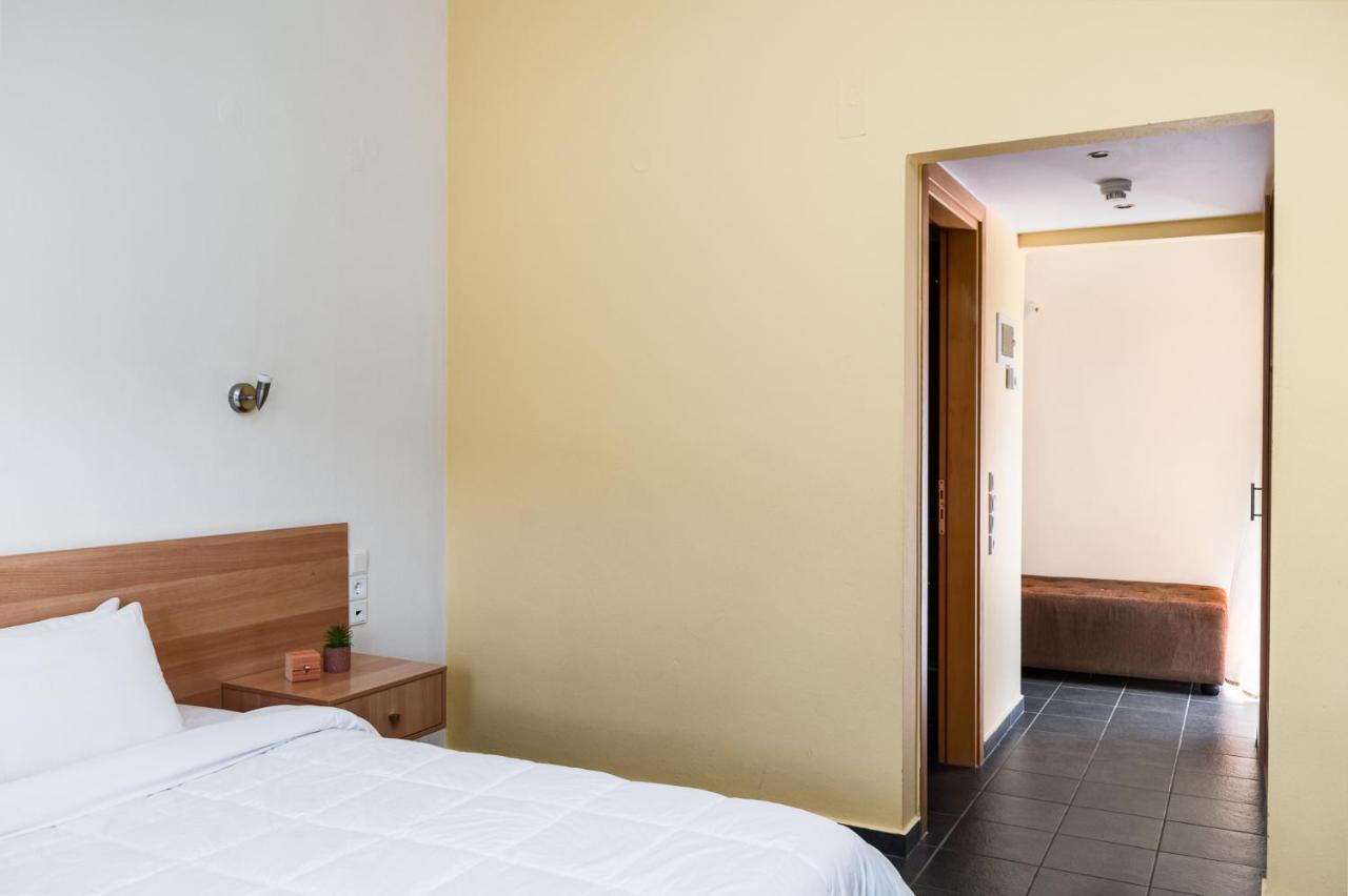 Gefiri Plakas Hotel, Tzoumerka מראה חיצוני תמונה