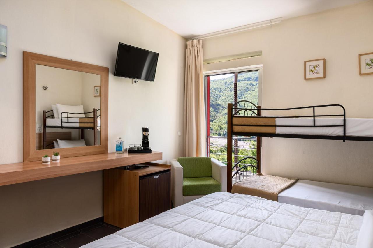 Gefiri Plakas Hotel, Tzoumerka מראה חיצוני תמונה