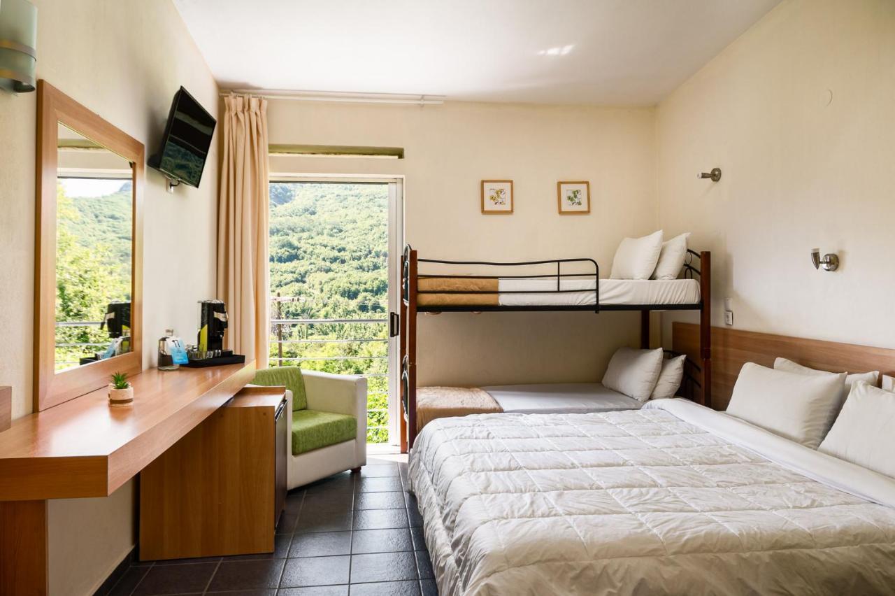 Gefiri Plakas Hotel, Tzoumerka מראה חיצוני תמונה
