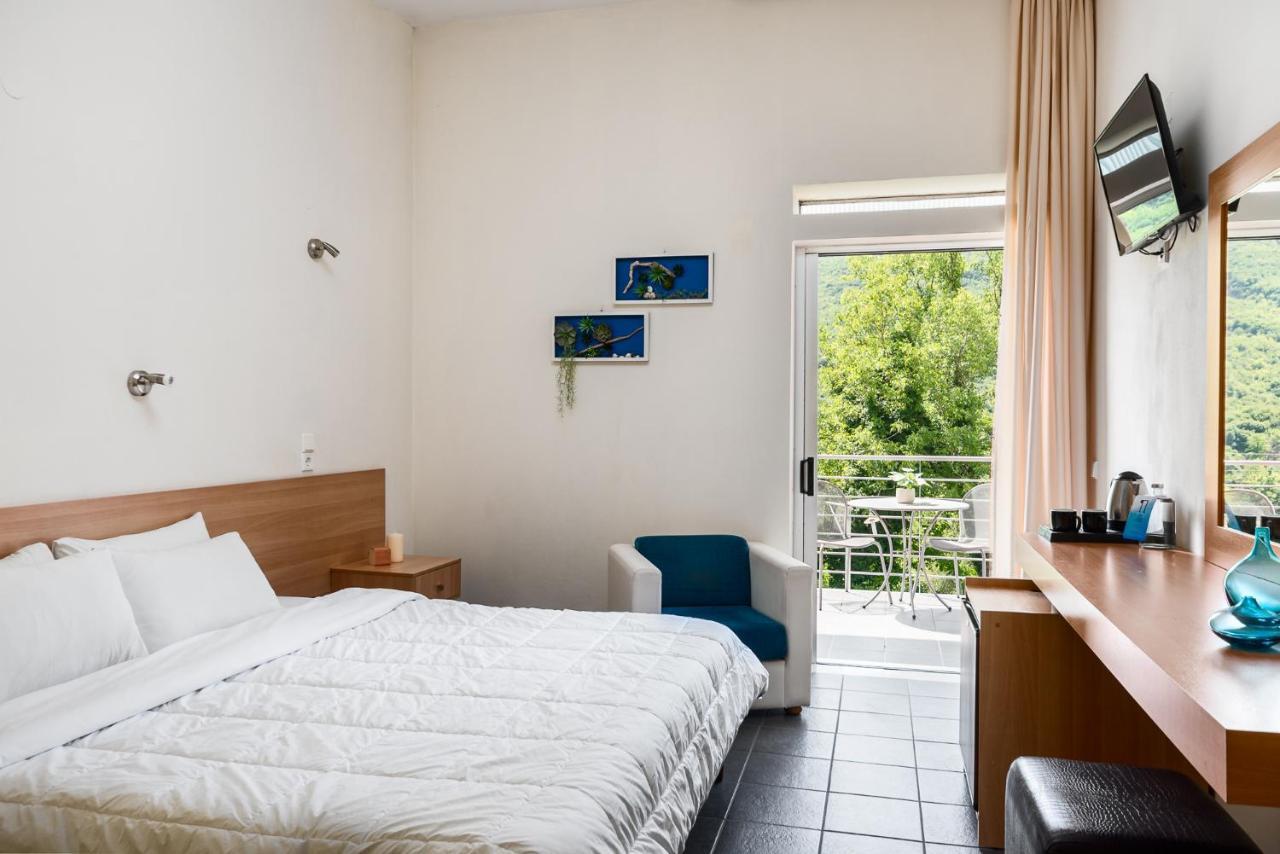 Gefiri Plakas Hotel, Tzoumerka מראה חיצוני תמונה