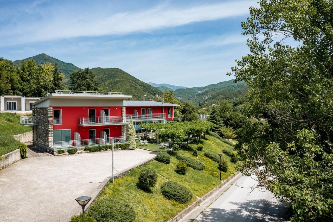 Gefiri Plakas Hotel, Tzoumerka מראה חיצוני תמונה