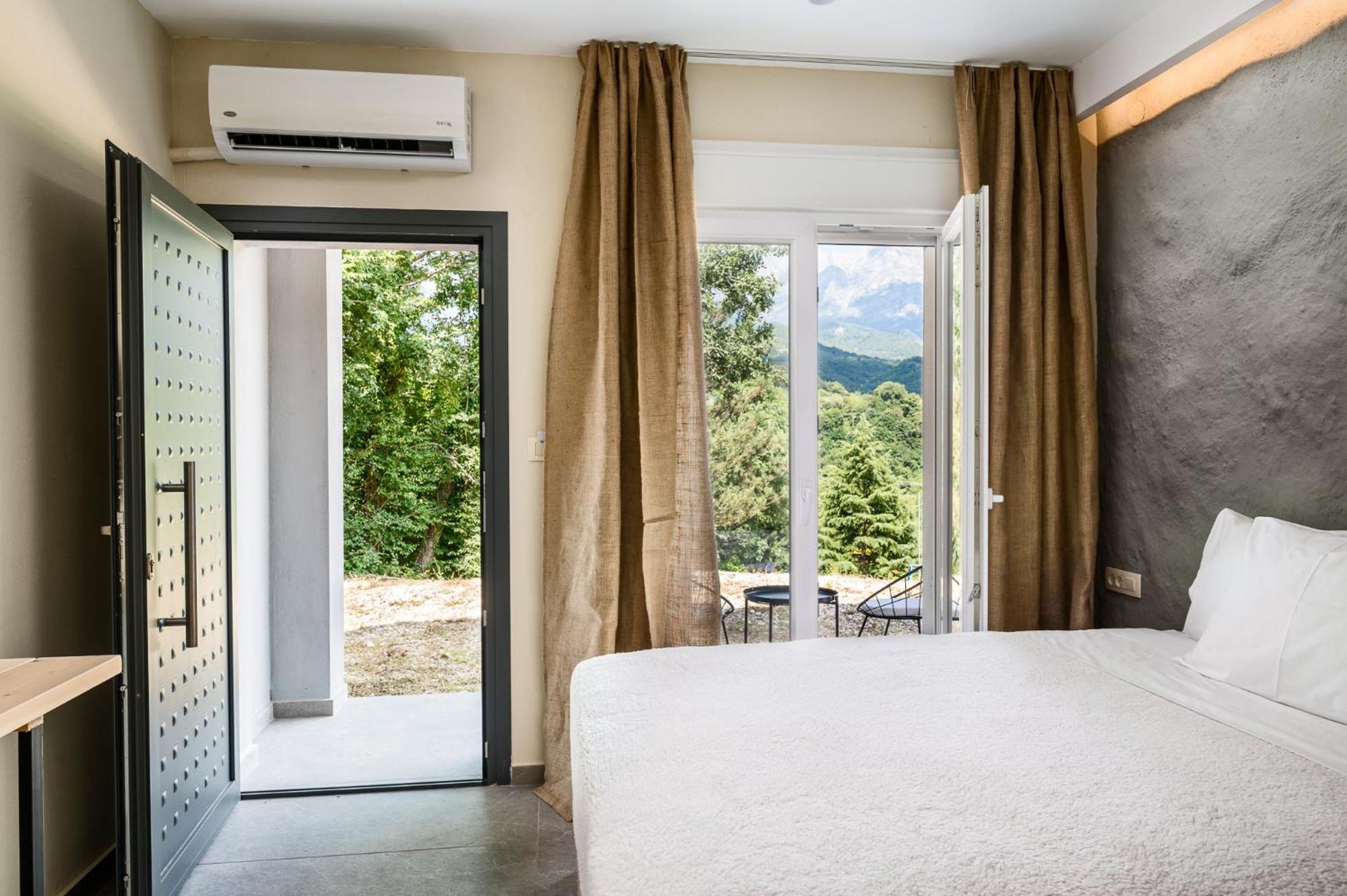Gefiri Plakas Hotel, Tzoumerka מראה חיצוני תמונה