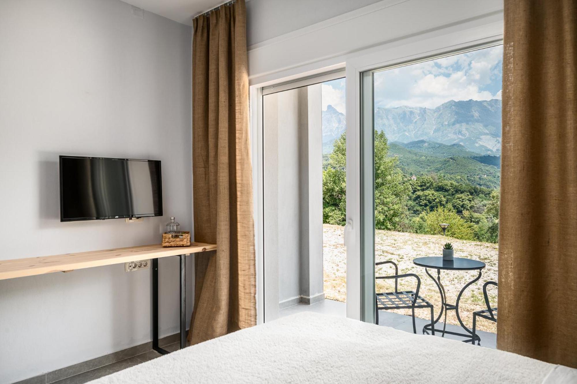 Gefiri Plakas Hotel, Tzoumerka מראה חיצוני תמונה